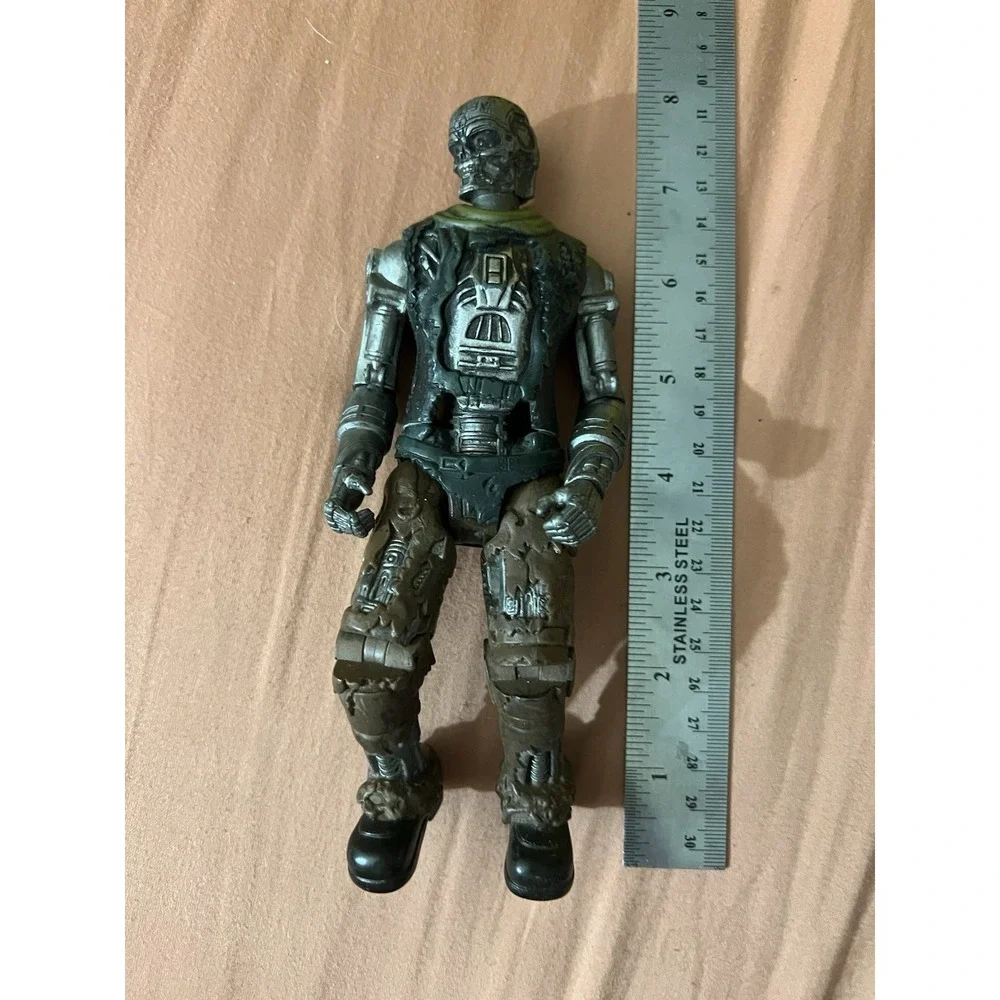 Terminator Salvation T-600 action figure 7 inches‎ Playmates Toys 2009